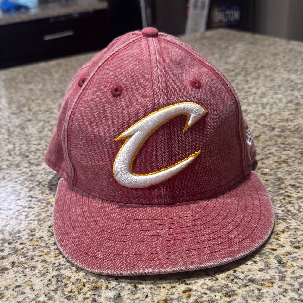 Fitted Cleveland Cavaliers Maroon hat